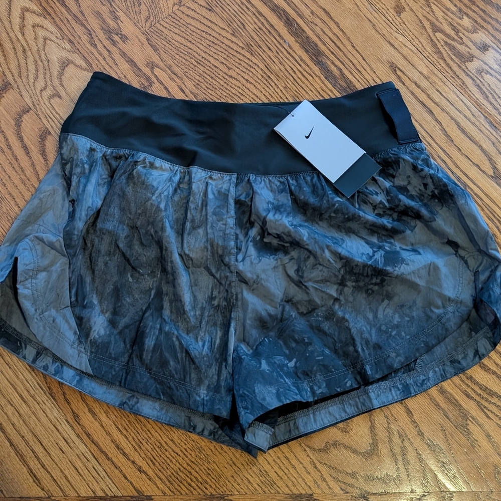 NEW! Nike Women's Black and Gray Printed Running Shorts Sizes Small Medium